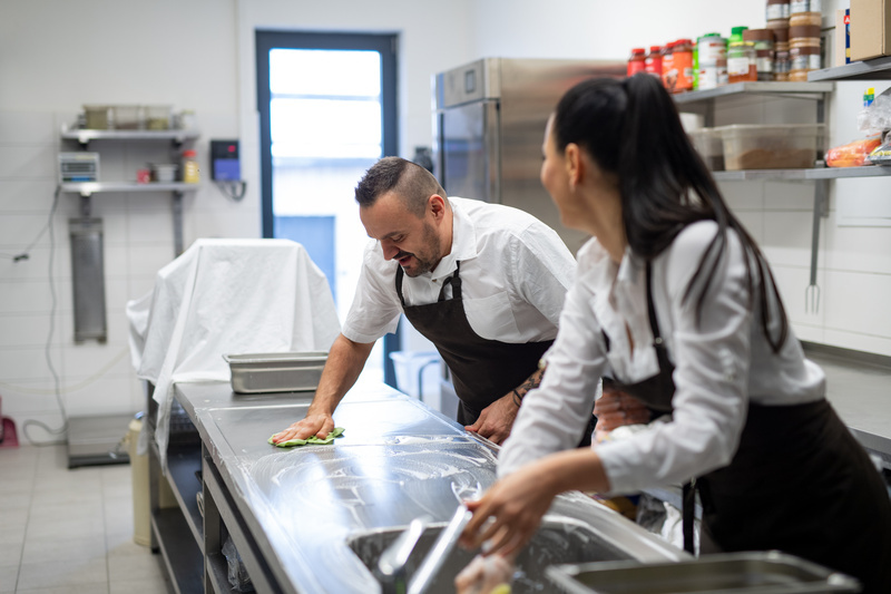 commercial kitchens cleaning